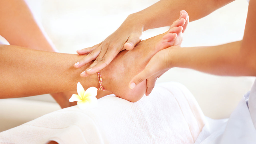 What’s the Difference Between a Dry Pedicure and a Wet Pedicure?